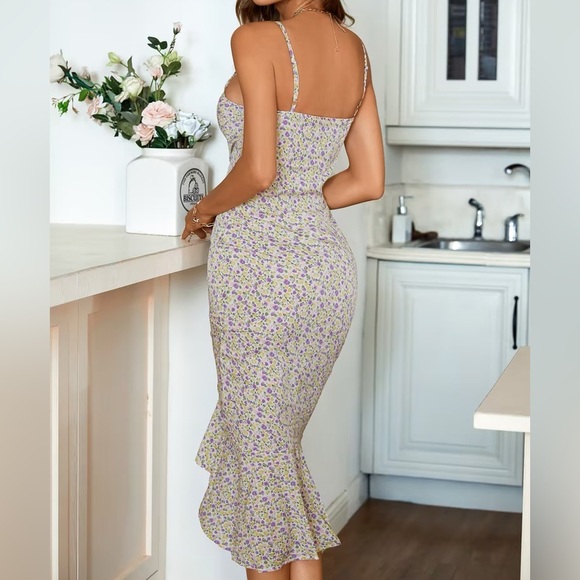 Cupshe Brisa V-Neck Adjustable Straps Slip Dress - Picture 11 of 15